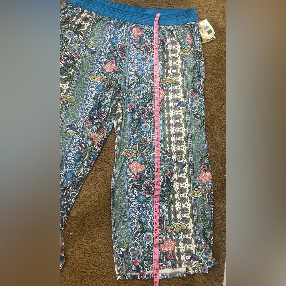 New / ONE WORLD Blue and Pink Patterned Wide-Leg Pants Plus Size 3X - Picture 9 of 11